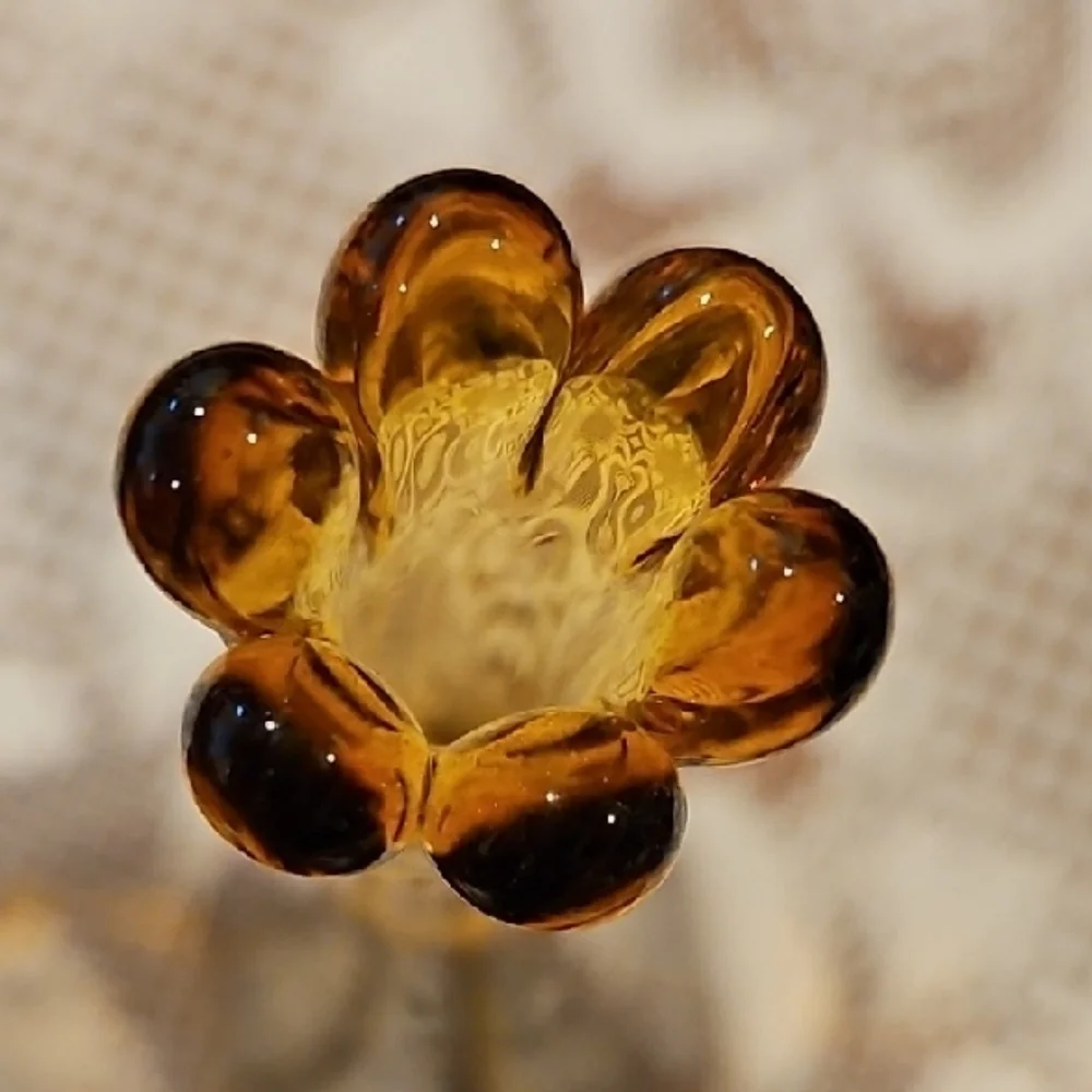 VTG L.E. Smith Amber Swung Glass Vase MCM 6-Petal Footed Base, UV Reactive